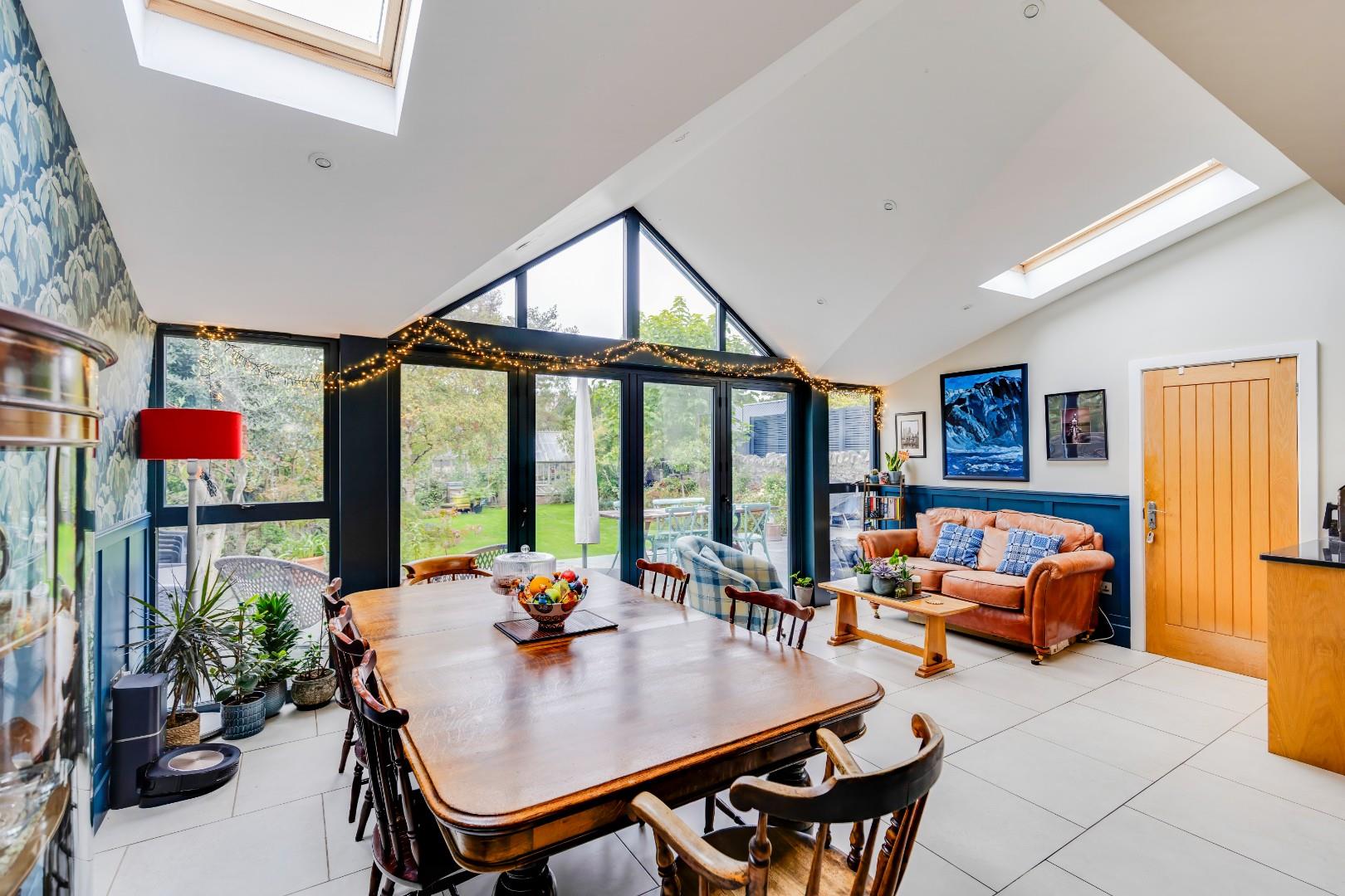 25 Cwrt-Y-Vil Road, Penarth, Vale of Glamorgan, CF64 3HP